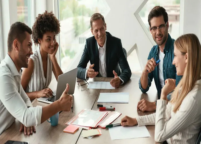 رهبری تیم چندملیتی