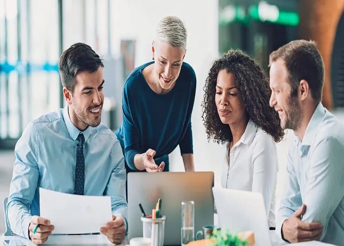 رهبری تیم چندملیتی